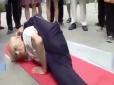 Спорту - кожен вік підвладний: Мережу вразив 81-річний китаєць-акробат (відео)