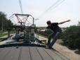 Опинився на даху електропотяга: У Києві підліток потрапив до реанімації через ураження струмом