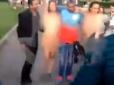 Хіти тижня. Здавалося б, далі неможливо: Росіянки здивували позуванням з іноземцями у вбранні Єви (відео 16+)