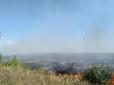 У мережі повідомляють про масштабну пожежу на окупованій території Донбасу (фото)