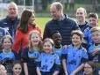 Змінили офіційний образ: Принц Вільям і Кейт Міддлтон зіграли в ірландський футбол (фото)