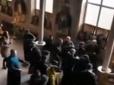 Прихід розбрату: В Одесі священники влаштували бійку навкулачки прямо у храмі (відео)