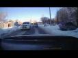 Скрепні розваги: На Росії мати прив'язала до авто санки з дитиною та протягла по дорозі (відео)
