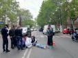 Не помітив через автобус: В Одесі BMW на переході збив жінку з дитиною