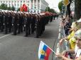 Без масок і соціальної дистанції: Окупанти провели в Сімферополі репетицію військового параду