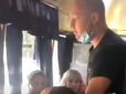 Заплатила за два місця: У Дніпрі пасажири маршрутки побили жінку (відео)