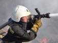 Жінка згоріла на очах у рятувальників: У Києві сталася моторошна пожежа (відео 12+)