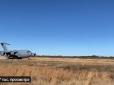 Конкурент українських АНів: Королівські ВПС Великобританії показали приземлення C-17 на грунтову злітно-посадкову смугу (відео)
