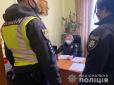 Били руками і ногами: На Львівщині жінки напали на патрульних, які зупинили нетверезого водія (відео)