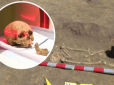 Лежали в могилі, обійнявшись: Під Тернополем знайшли поховання, вік якого 3000 років (фото)