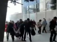 У людей кидали гранати: У Херсоні окупанти розігнали мирний мітинг, двоє постраждалих (відео)