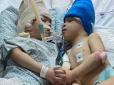 Сто медиків оперували 27 годин: У Бразилії лікарям з різних країн вдалося розділити сіамських близнюків, які зрослися головами