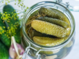 Чому вибухають банки з огірками - секрет порятунку у воді