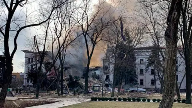 Як українська держава вже власними руками продовжує знищення маріупольців - після трагедії в Драмтеатрі, - Казанський