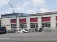 Водій впав: На Шулявському мосту тролейбус зачепив самокатника (фото)