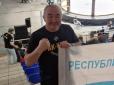 Урочистий захід довелося достроково завершити: У Росії на весіллі п'яний пенсіонер зарізав президента федерації ММА Алтая