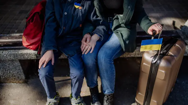 В ЄС почали масово скорочувати допомогу українським біженцям: Ось в яких країнах найбільше