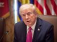 Не стримався: Трамп вилаяв та показав середній палець працівнику заводу Ford