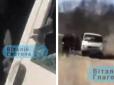 На Закарпатті роми палицями розтрощили бус ТЦК (відео)