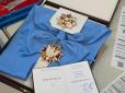 Зневага на зневагу: Зеленський відправив Навроцькому орден Білого Орла 